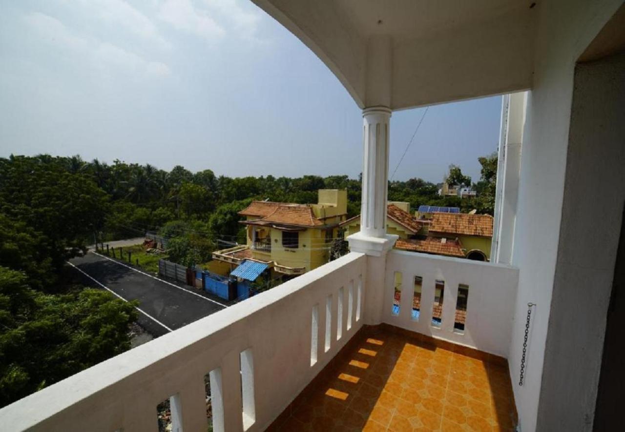 Hotel Castle Manor - Auroville Beach 퐁디셰리 외부 사진