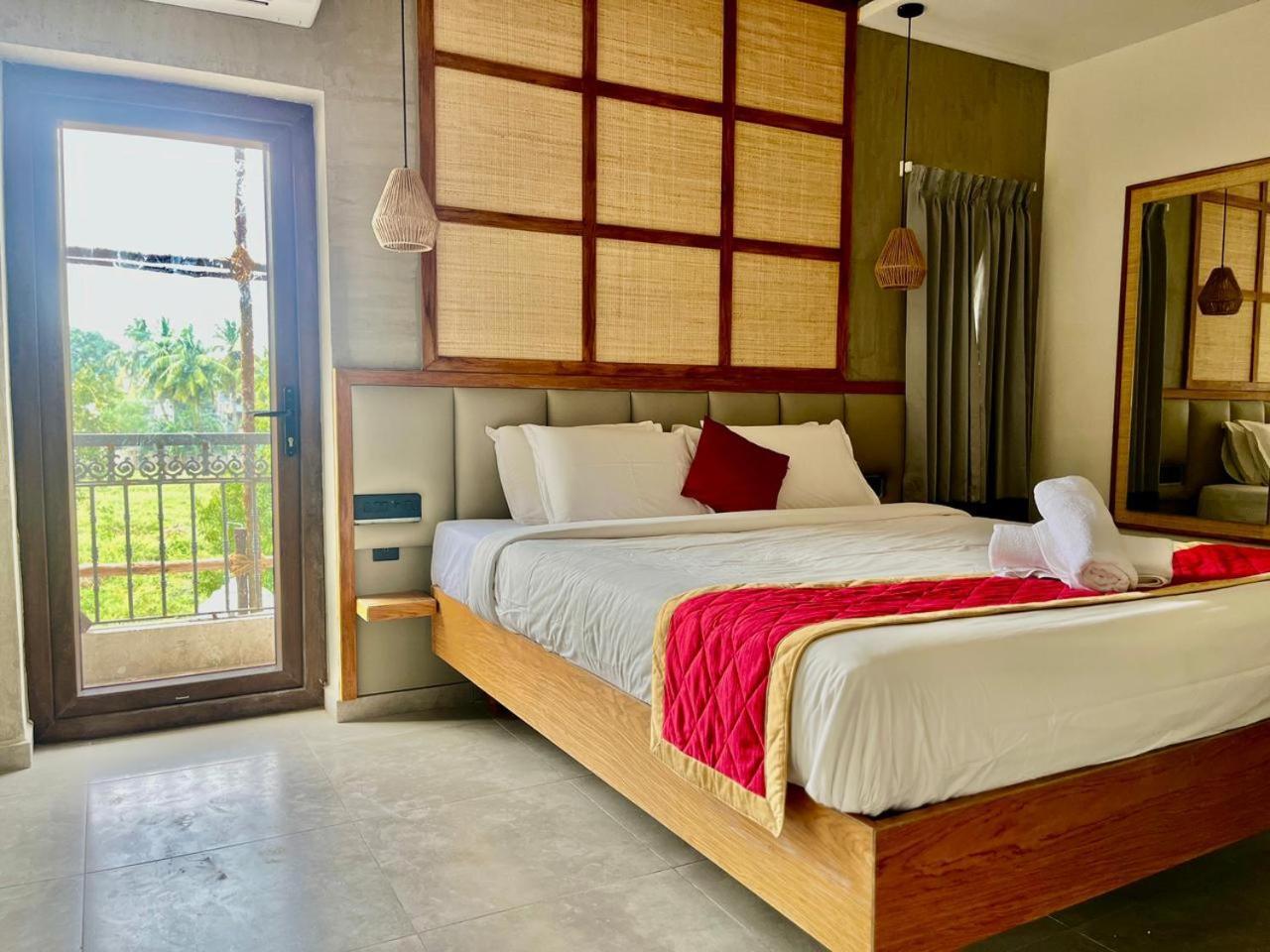 Hotel Castle Manor - Auroville Beach 퐁디셰리 외부 사진